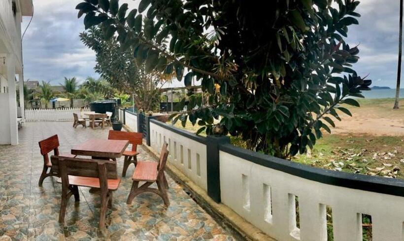 ユースホステル Aqil Beach Inn