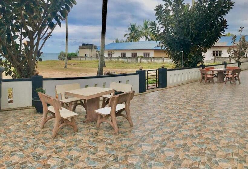 ユースホステル Aqil Beach Inn