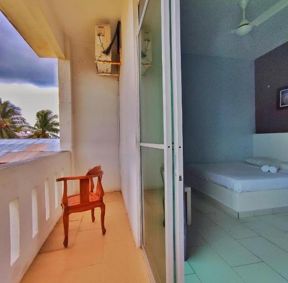 ユースホステル Aqil Beach Inn