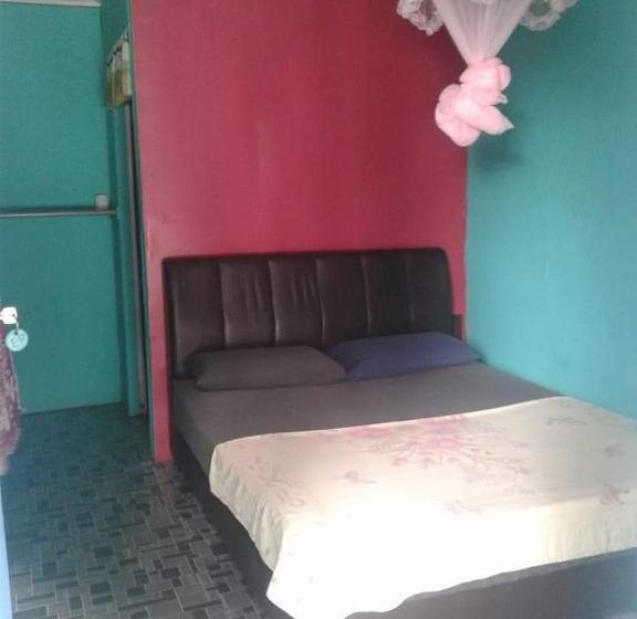 הוסטל Ella S Place Salang Tioman