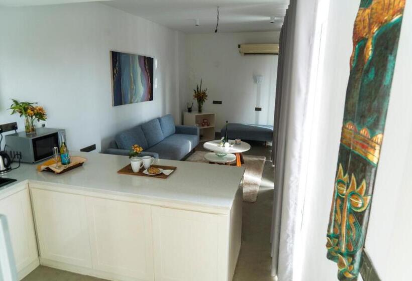 هاستل Four Petals Inn