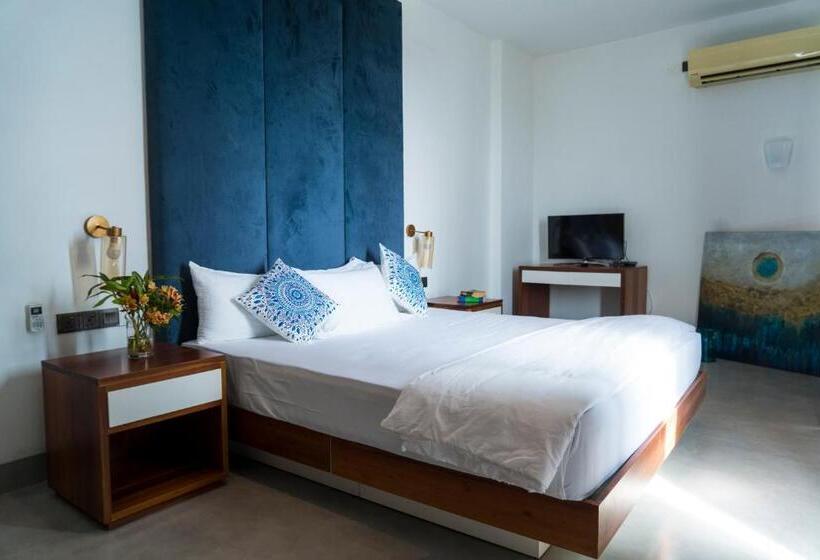 هاستل Four Petals Inn