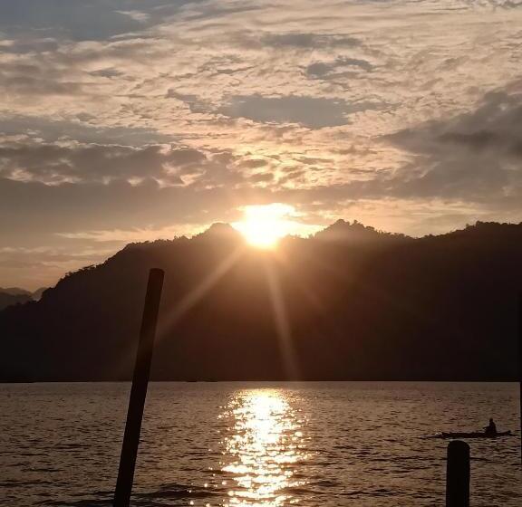 ユースホステル Pamutusan Island