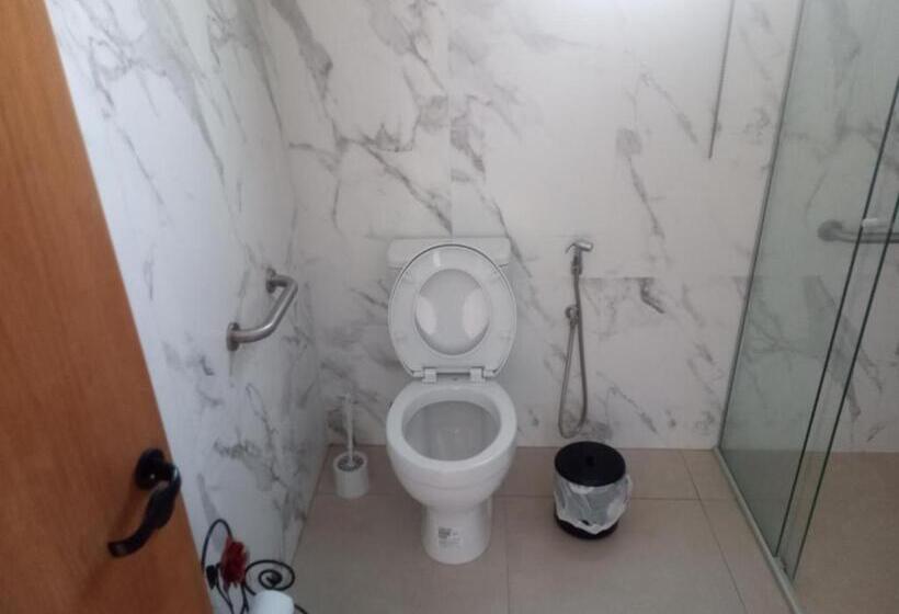 הוסטל Pousada Quatro Estações