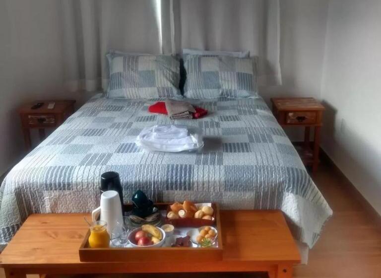 הוסטל Pousada Quatro Estações