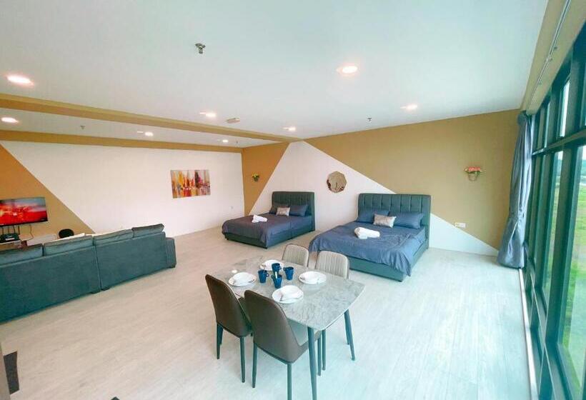 Hostel X Puteri Square