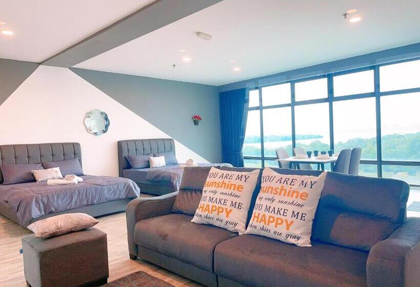 Hostel X Puteri Square