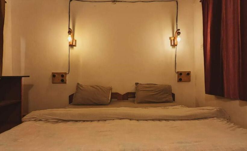 Bed and Breakfast Kanatal Kutir