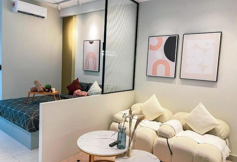 Bed and Breakfast Netizen Cozy Suite By Guestonic