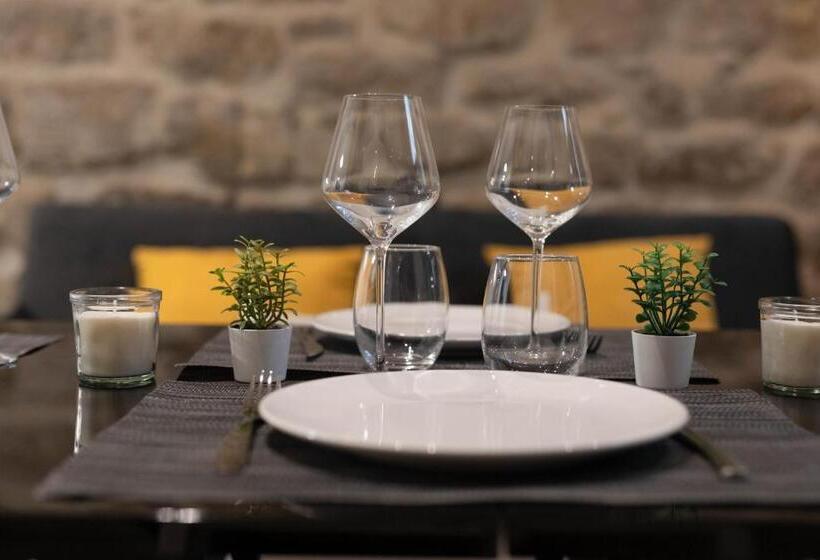 تختخواب و صبحانه New Modern Saint Germain Latin Quarter