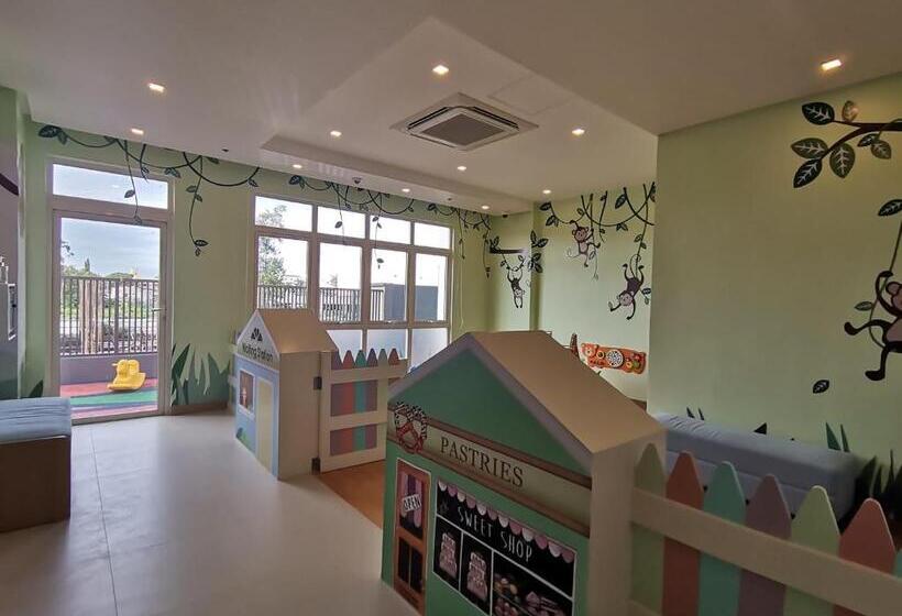 Condo Home With Fast Wifi In Bacolod City