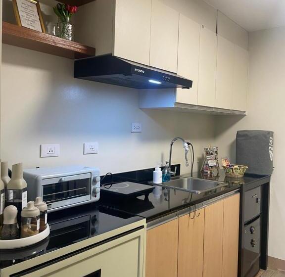 Condo Home With Fast Wifi In Bacolod City