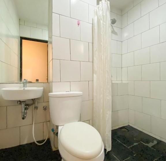 Отель Behomy Maxley Lippo Karawaci