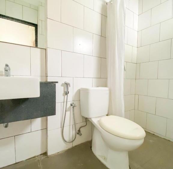 Отель Behomy Maxley Lippo Karawaci