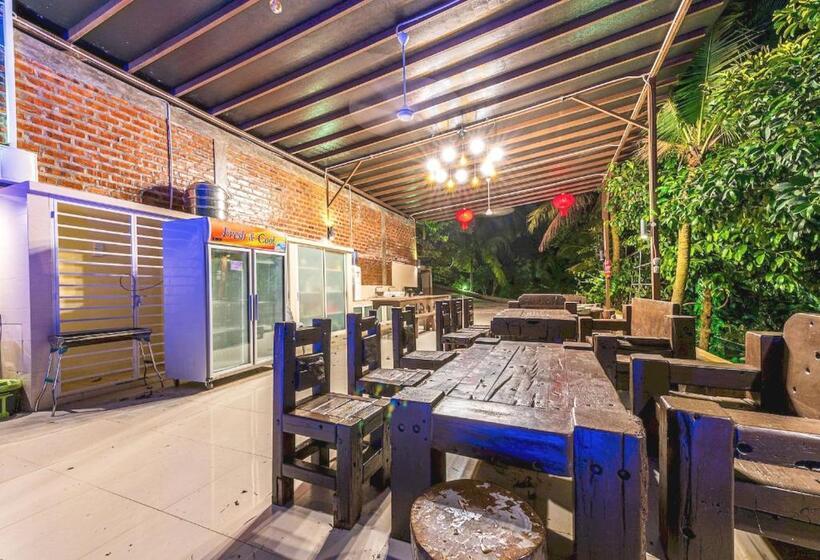 בית מלון כפרי Collection O 90861 Bentong Nature Orchard Homestay