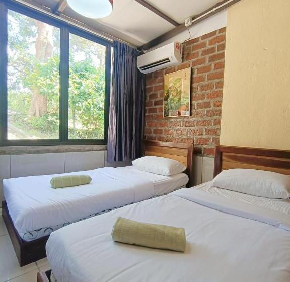 فندق Collection O 90861 Bentong Nature Orchard Homestay