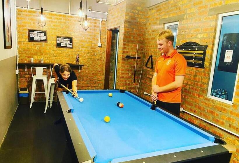 فنادق الكبسولة Bricks Backpackers Sleepbox