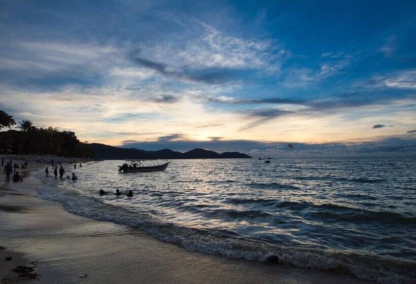 בית מלון כפרי Crowne Plaza Penang Straits City By Ihg