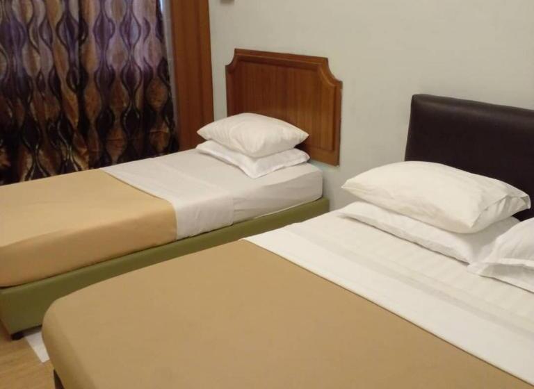 בית מלון כפרי F