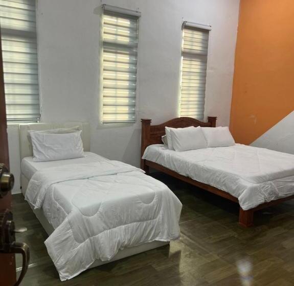 בית מלון כפרי Flora Inn