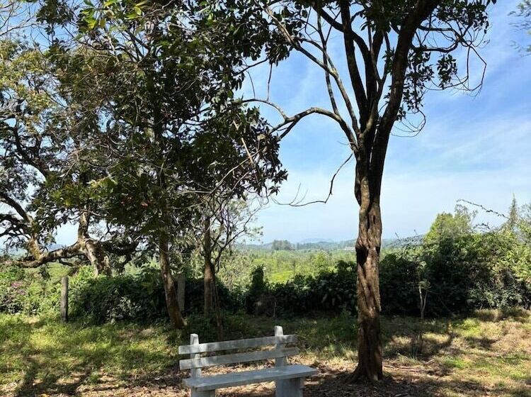 ホテル Harris Holiday Inn