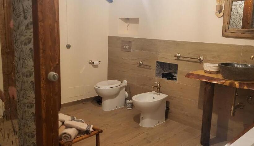 فندق Il Tempio Nel Bosco The Rustic Rooms & Wine