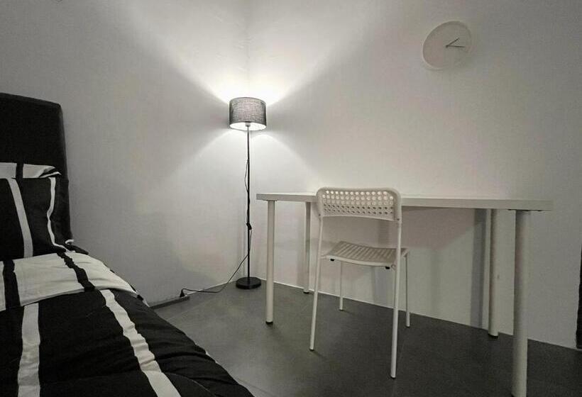 ホテル Immense Studio Empiredamansara/wifi/netflix