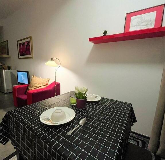 ホテル Immense Studio Empiredamansara/wifi/netflix