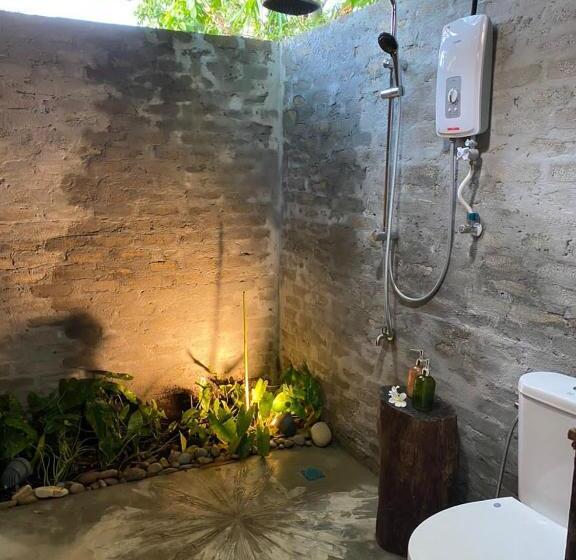 فندق Kebun Lisdtari Farmstay