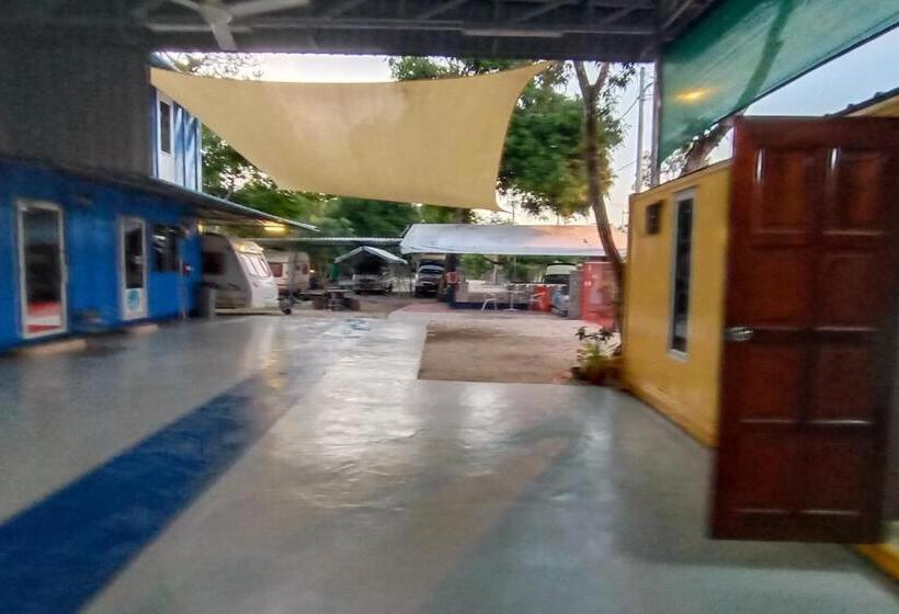 酒店 Kw Caravan Park & Cabin Stay