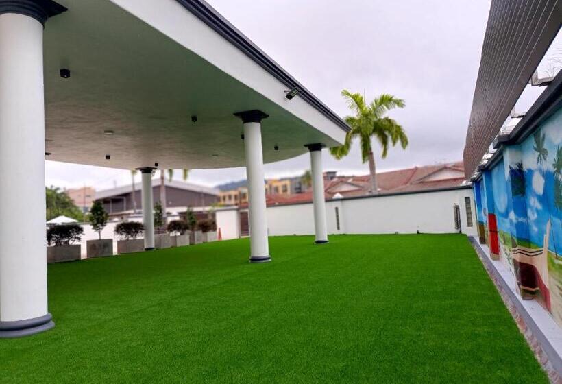 هتل Lestari Inn Residence