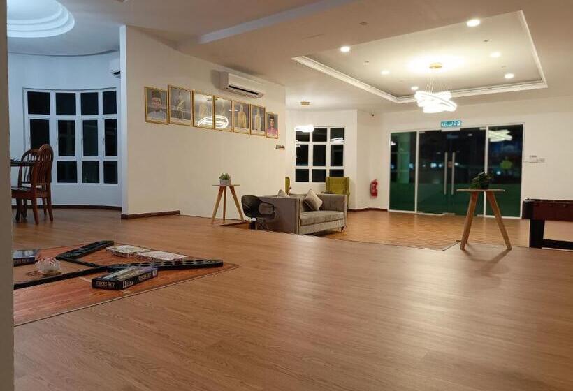 فندق Lestari Inn Residence