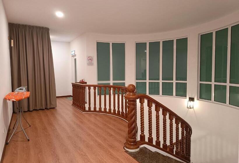 هتل Lestari Inn Residence