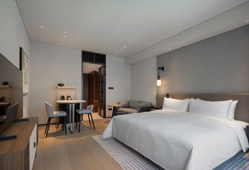 Отель New World Guangzhou