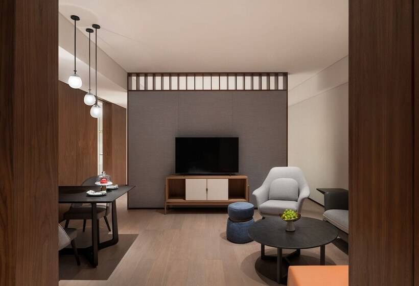 Отель New World Guangzhou