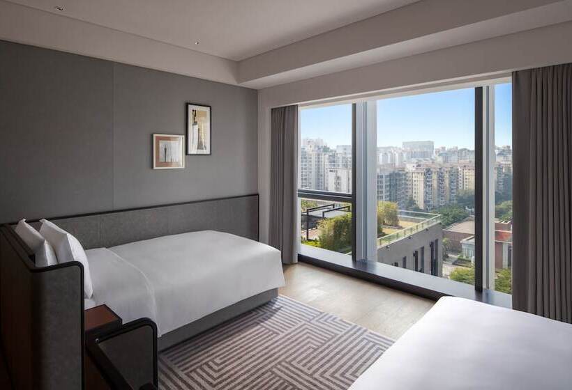 Отель New World Guangzhou