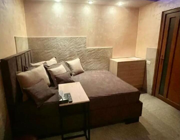 Best Hotels And Apartments