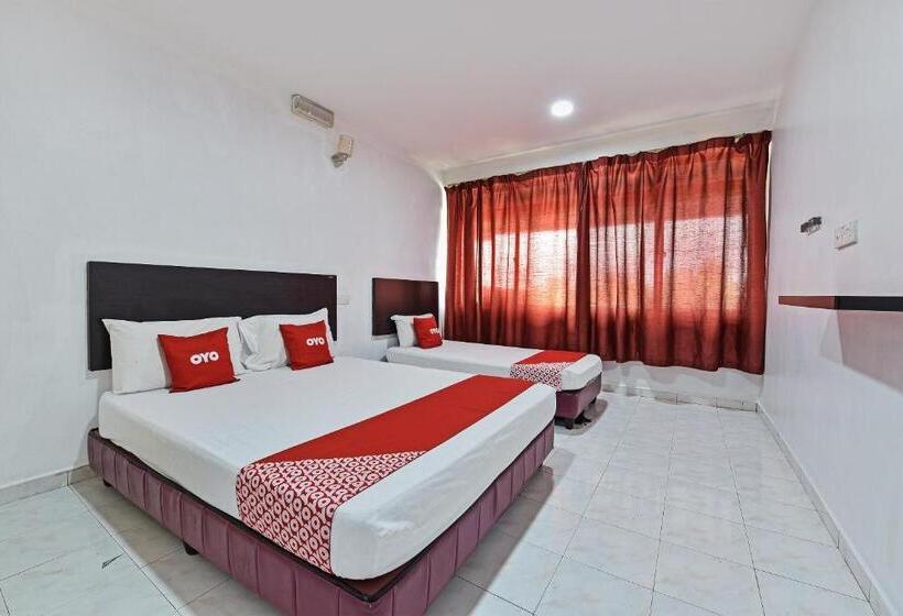 فندق Oyo 90806 Rumah Tumpangan Laut Selatan