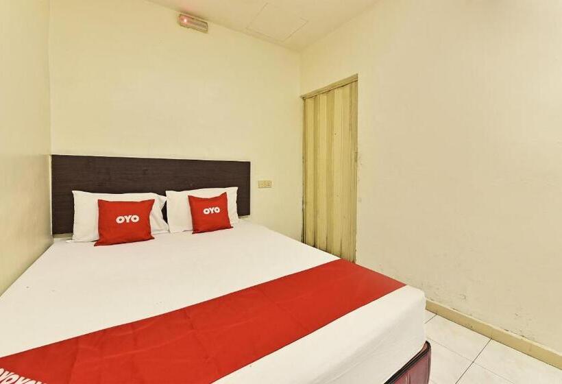 فندق Oyo 90806 Rumah Tumpangan Laut Selatan