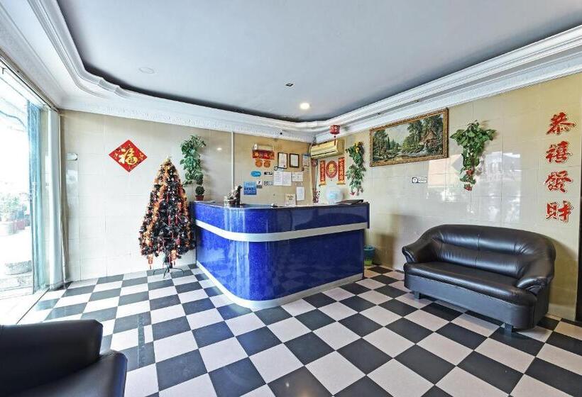 فندق Oyo 90806 Rumah Tumpangan Laut Selatan