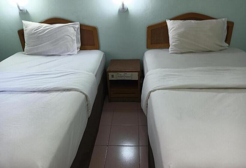 Otel Oyo 90860 Wawasan Inn