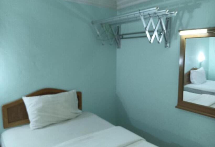 Otel Oyo 90860 Wawasan Inn