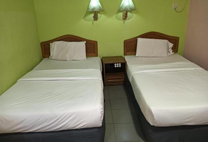 Otel Oyo 90860 Wawasan Inn