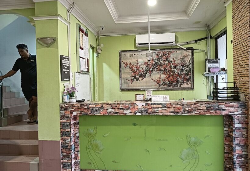 Otel Oyo 90860 Wawasan Inn