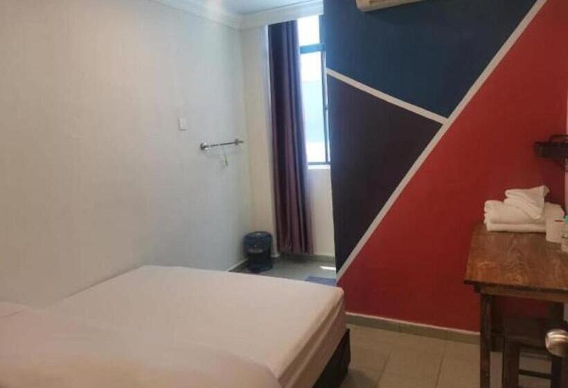 בית מלון כפרי Pine Lodge By Evr Previously Yss Indrawasih