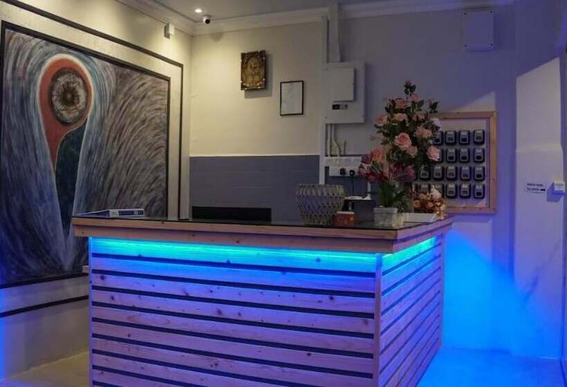 בית מלון כפרי Pine Lodge By Evr Previously Yss Indrawasih