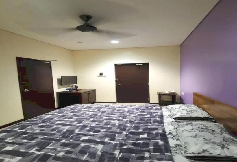 Hotel Oyo 90883 Pavilion Inn