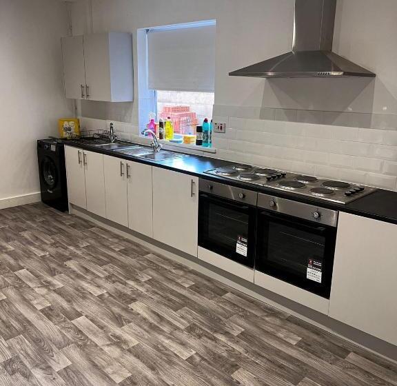 호텔 Oyo Serendipity By Habitat101