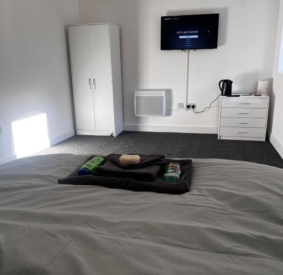 호텔 Oyo Serendipity By Habitat101