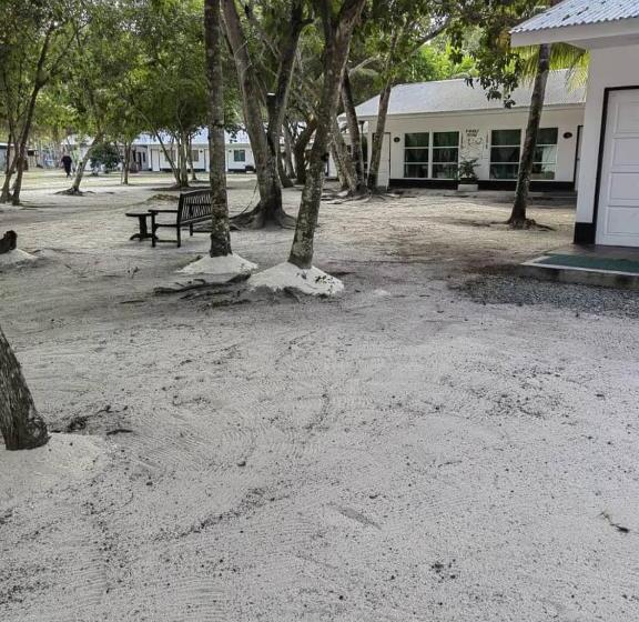 Hotel Pom Pom Celebes Beach Resort邦邦岛西里伯斯度假村